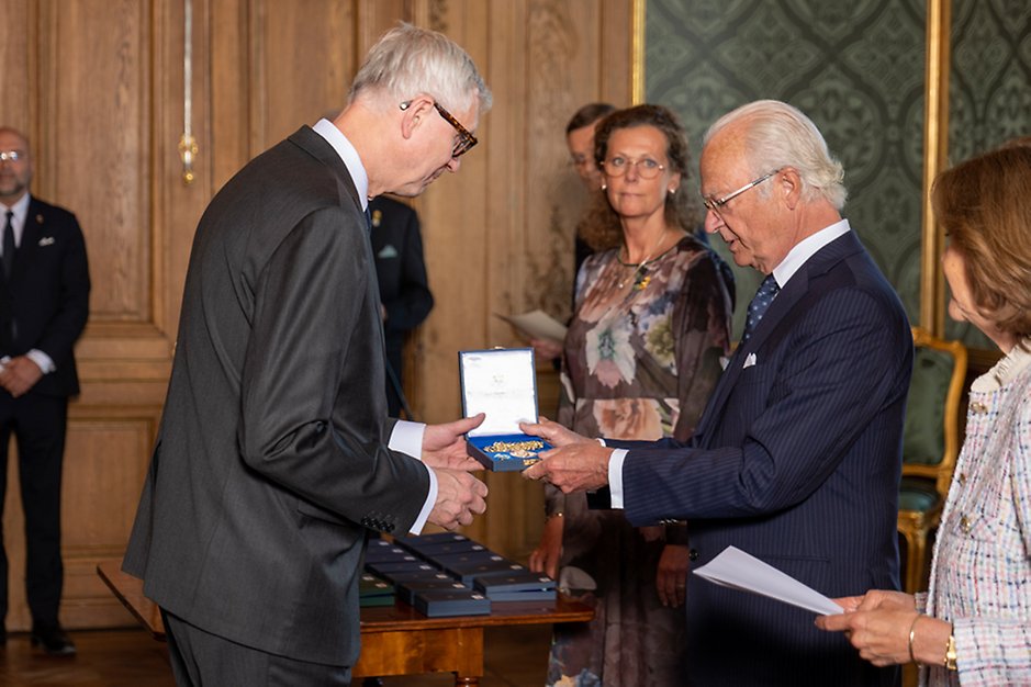Justitieråd Anders Eka förlänades H.M. Konungens medalj 12:e storleken med kedja. Foto: Jonas Borg