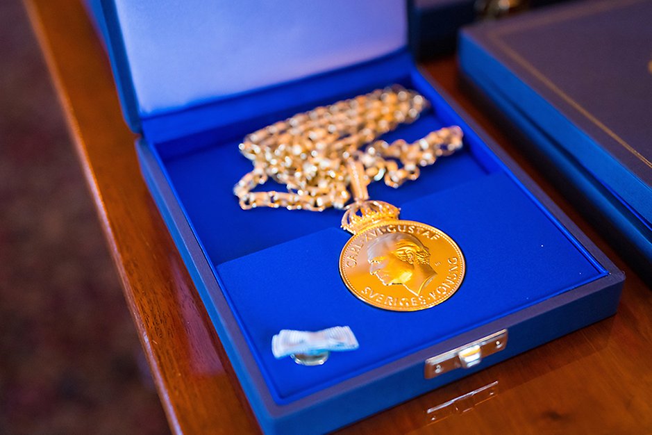 H.M. the King's Medal of the 12th size in gold with collar. Photo: Pelle T Nilsson/SPA